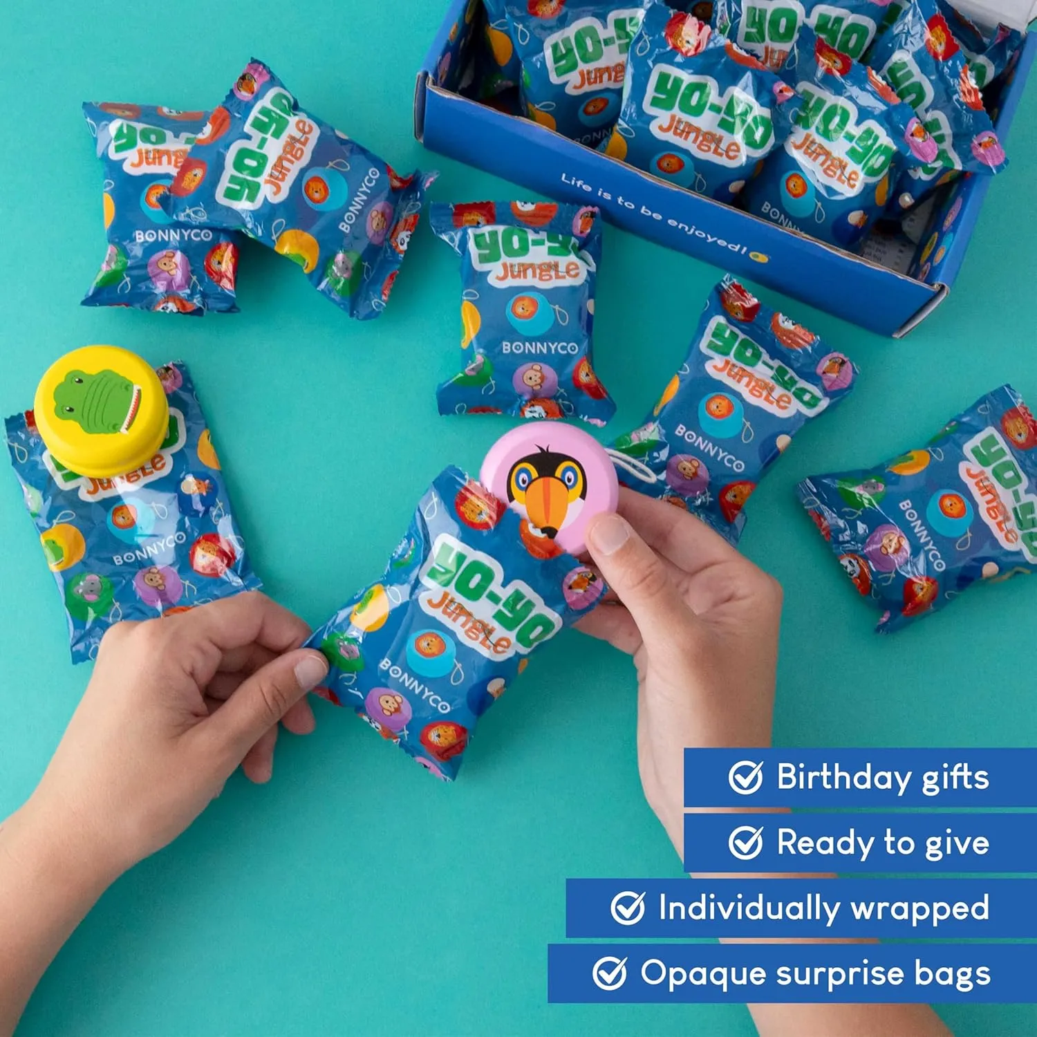 BONNYCO Yo Yo for Kids Pack 16 Jungle Animals Kids Party Favors Wooden Yoyo Bulk, Safari Goodie Bags Stuffers 3-5 4-8 | Goody Bag Stuffers Pinata Return Gifts for Birthday Party | Classroom Prizes