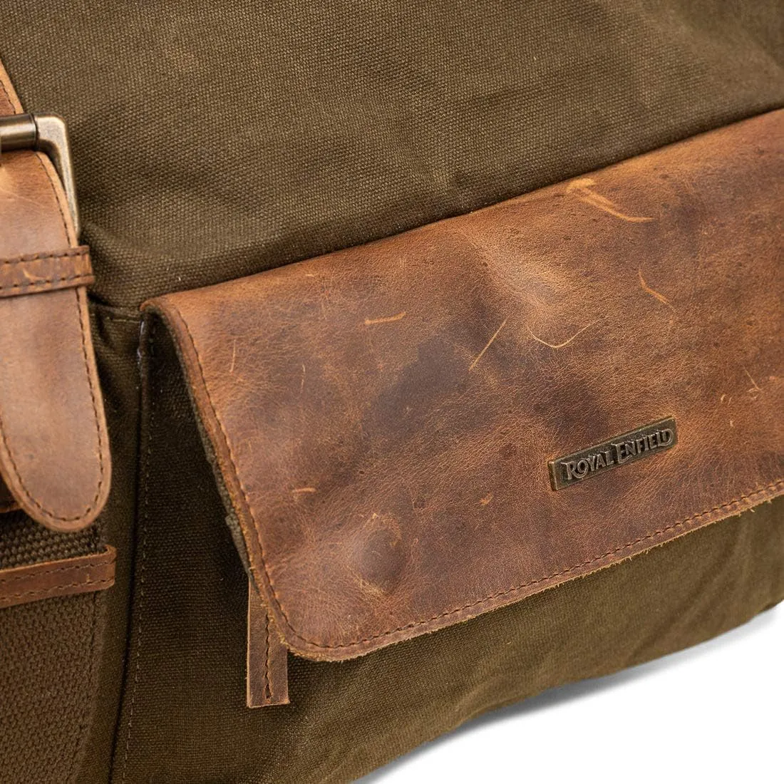 Canvas Duffel Bag for Unisex, Waterproof Travel Bag with Zippered Pockets, Weekender Overnight Bag for Travel, Sports & Gym- Olive