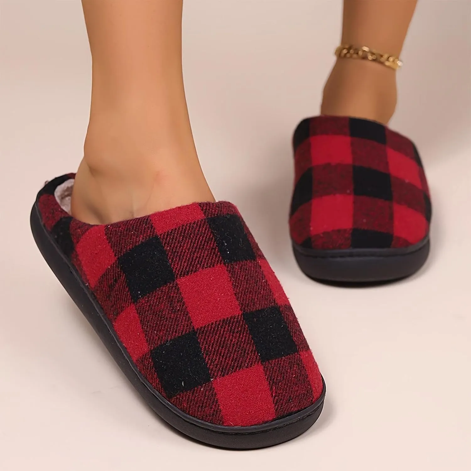 Christmas Slippers For Women Men Checkered Slippers Men's Cozy House Slippers With a Classic Plaid Pattern In Red And Black For Christmas Indoor Outdoor