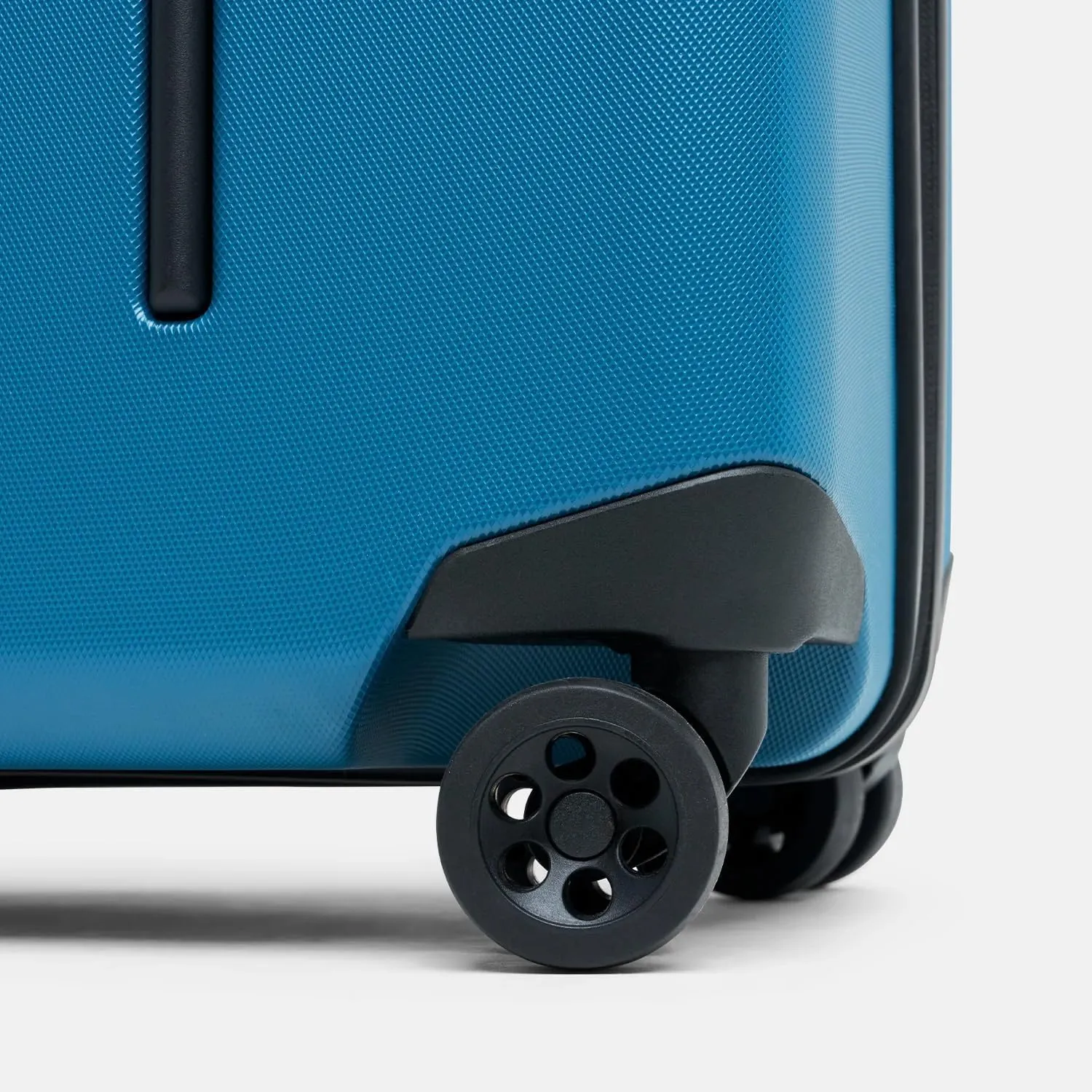 Ridge Check In Luggage - German Makrolon Polycarbonate Shell - TSA-Approved Lock with 360° Spinner Wheels (Alpine Navy)