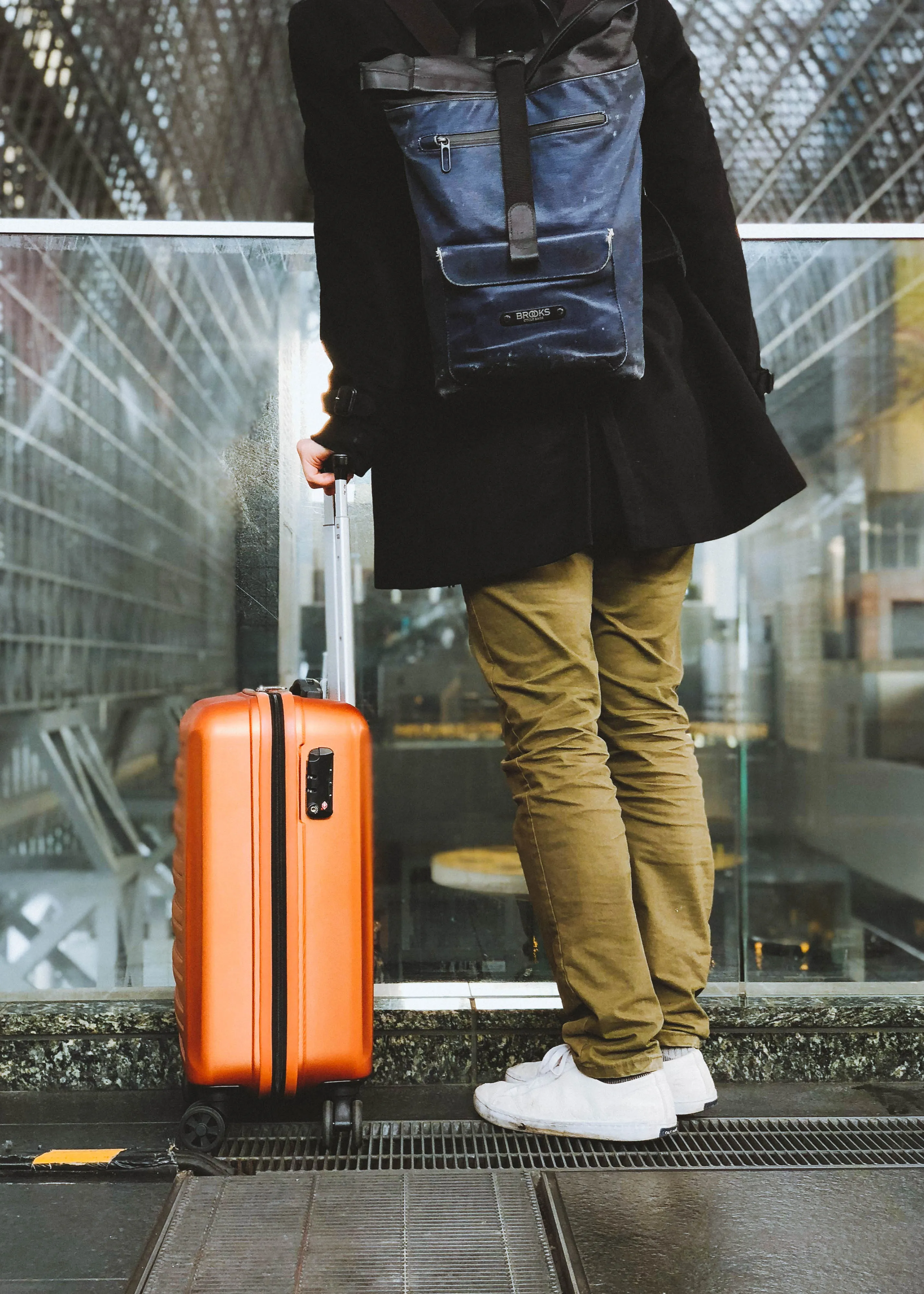 Voyager IX - Cabin / Orange